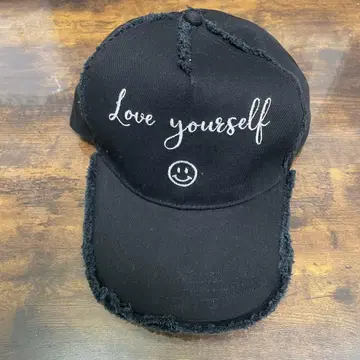 ANNE COQUINE 블랙 Love yourself 캡