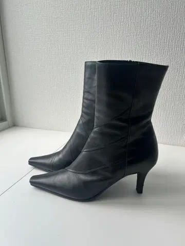 DIANA 다이애나 블랙 가죽 스틸레토 부츠