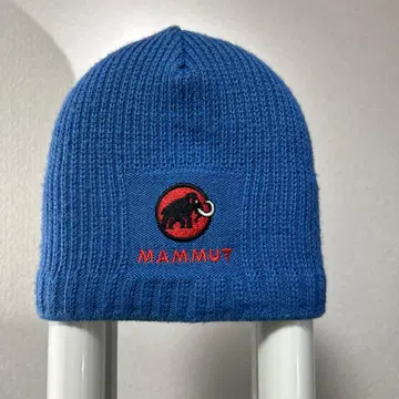 MAMMUT 파랑 니트 모자 엠블럼 자수