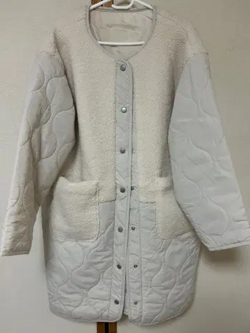 아이보리 퀼팅 자켓 L 사이즈