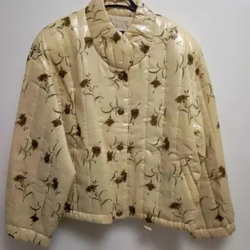 HUIT MODES 의 코트