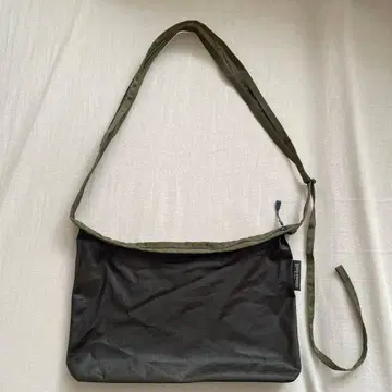 몽벨 U.L.MONO 숄더 M 다크 그린