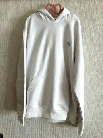 화이트 후드 부착 후드티