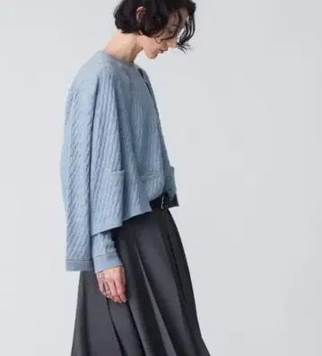 에부르 ebure 블레이드 포인트 케이블 니트 크루넥 가디건