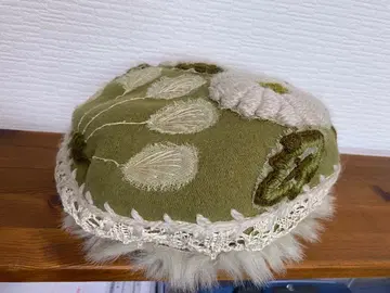 장미색 모자 자수 베레모