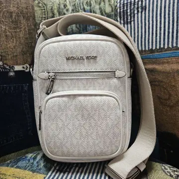 MICHAEL KORS 크로스 바디 - MK 시그니처 새상품