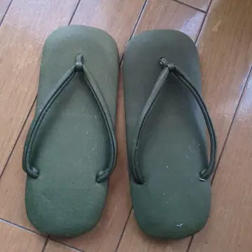 올리브 그린 셋타 사이즈 39