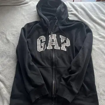 GAP 블랙 프론트 지퍼 후드티