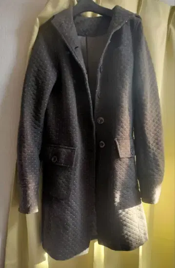 모리걸 후드 부착 다크 그레이 퀼팅 코트