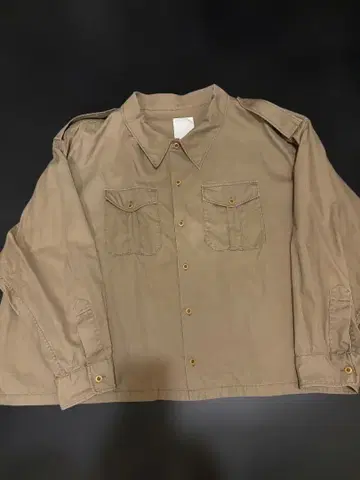 [ 초레어 미사용 ] WHOWHAT 에포렛트 부착 밀리터리 자켓