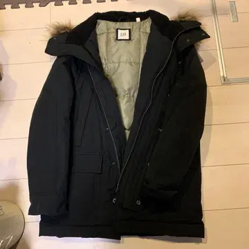 GAP 후드 부착 다운 자켓 블랙