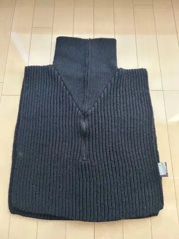 블랙 니트 베스트