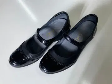 1989 컴포트 클리닉 펌프스 블랙