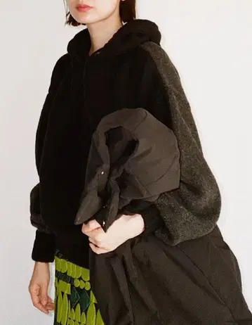 RUMCHE 라무셰 바이컬러 니트 후디