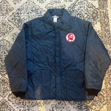 네이비 퀼팅 자켓 빨간색 로고