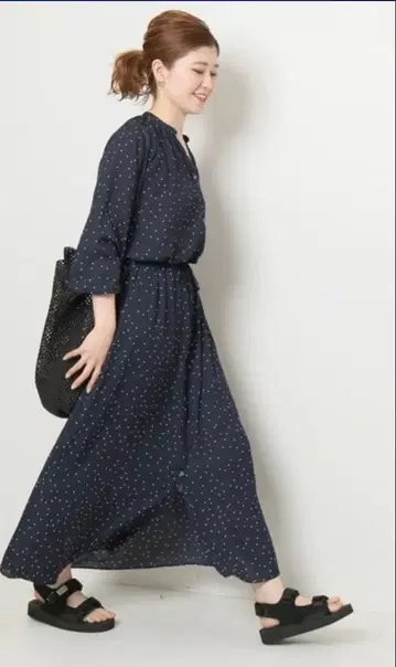 [ 새상품 ] 스픽 앤 스팬 도트 프린트 원피스 블랙