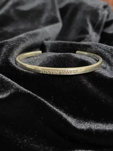 저스틴 데이비스 뱅글 DIGNITY