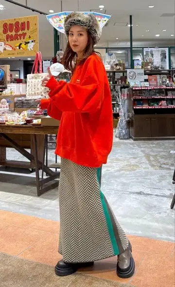 Niko and - 절개 사이드고어 BT