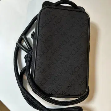 MONCLER 블랙 숄더백