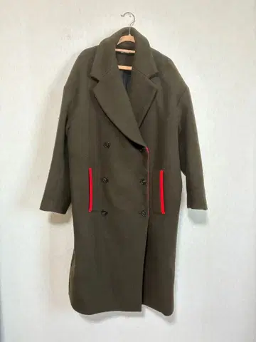 올리브 그린 더블 브레스트 롱 코트