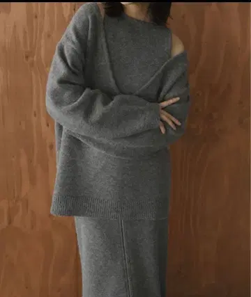 hellam 레이어드 스타일 V넥 니트