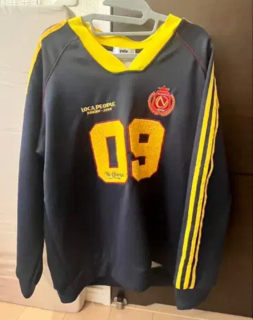 게임 로고 V넥 맨투맨