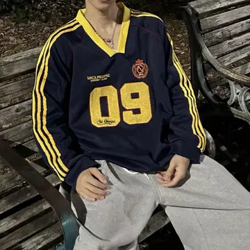 게임 로고 V넥 맨투맨