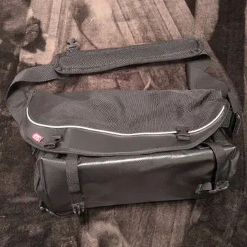 블랙 나일론 숄더백