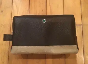 거의 새상품 에미레이트 항공 퍼스트 클래스 어메니티 불가리 남성용 파우치