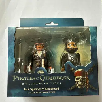 베어브릭 큐브릭 No.300 잭 스패로우 & 블랙비어드