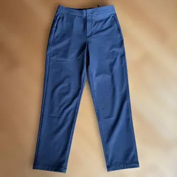 유니클로 웜 스마트 팬츠 진한 그레이 깔끔하고 따뜻한 팬츠 현행 모델 M