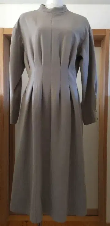 [ 새상품급 ] SIMPLICITE 원피스 가을/겨울 베이지