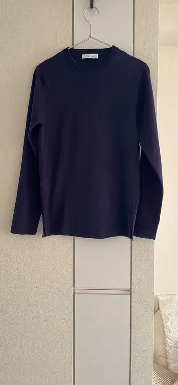 크루치아니 네이비 긴팔 니트 슬릿 포함 면 100