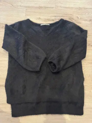 블랙 V넥 니트 스웨터 사이즈 F