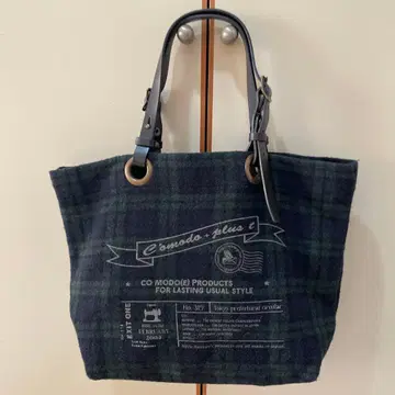 코모도플러스 네이비 체크 토트백