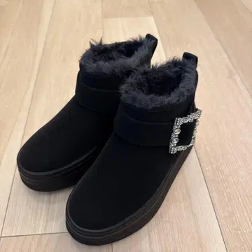 플러스 다이애나 23 [경량] 통굽 에코 퍼 부츠 블랙 새상품