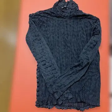 ISSEY MIYAKE MEN 블랙 긴팔 티셔츠