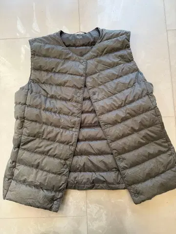 UNIQLO 울트라 라이트 다운 컴팩트 베스트 M 그레이