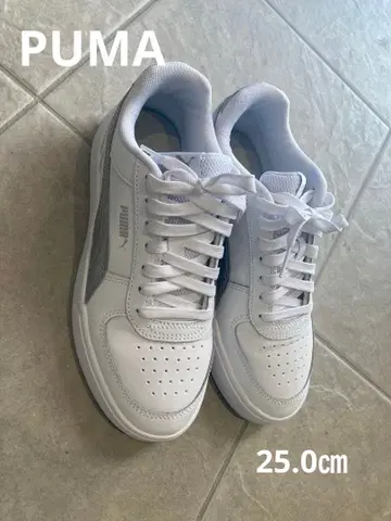 Puma 화이트 & 실버 스니커즈 25.0