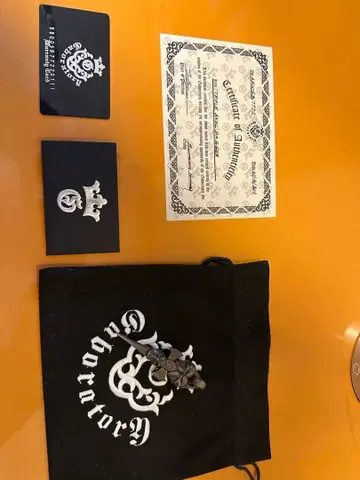 Gaboratory 트리플 스컬 대거 펜던트