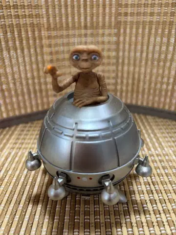 E.T. 우주선 피규어