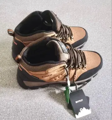 등산화 트레킹 슈즈 브라운 방수 방사