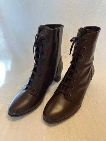 컨디션 최상: REGAL 다크 브라운 레이스업 부츠 중간 힐