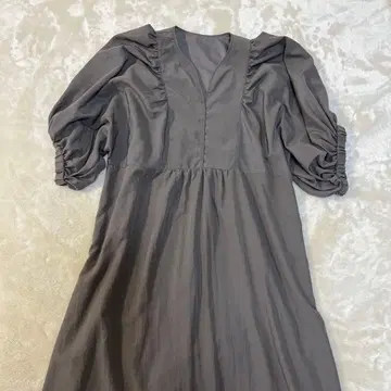 LUCA LADY LUCK LUCA 그레이 V넥 퍼프 슬리브 원피스