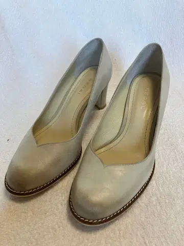 REGAL 그레이 가죽 힐