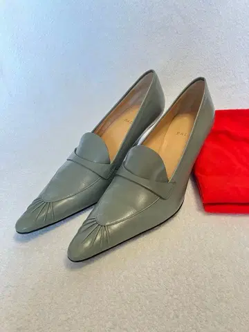 컨디션 최상: BALLY 모스그린 힐