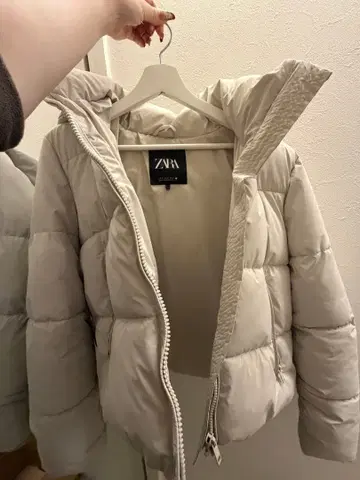 [새상품급] ZARA 다운 자켓 화이트