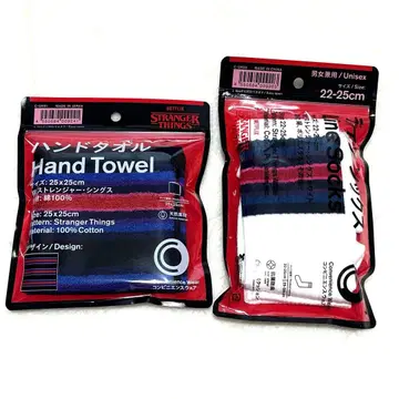 새상품 훼미리마트 기묘한 이야기 핸드 타월 라인 양말