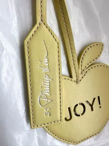 택과 Phillip Lim 부속품 세트