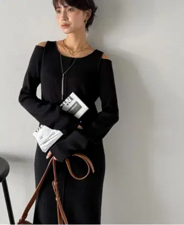 [ Classical Evon ] 어깨 트임 니트 원피스 (롱 기장)